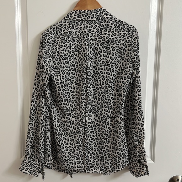 Petite XXS Leopard Print Button Down Shirt - Picture 2 of 4